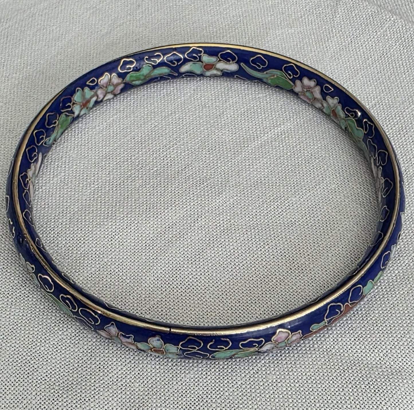 Vintage Cloisonné Floral Enamel Bangle Bracelet – Cobalt Blue – Brass Base – Handcrafted Chinese Cloisonné Jewelry – Mid Century Collectible