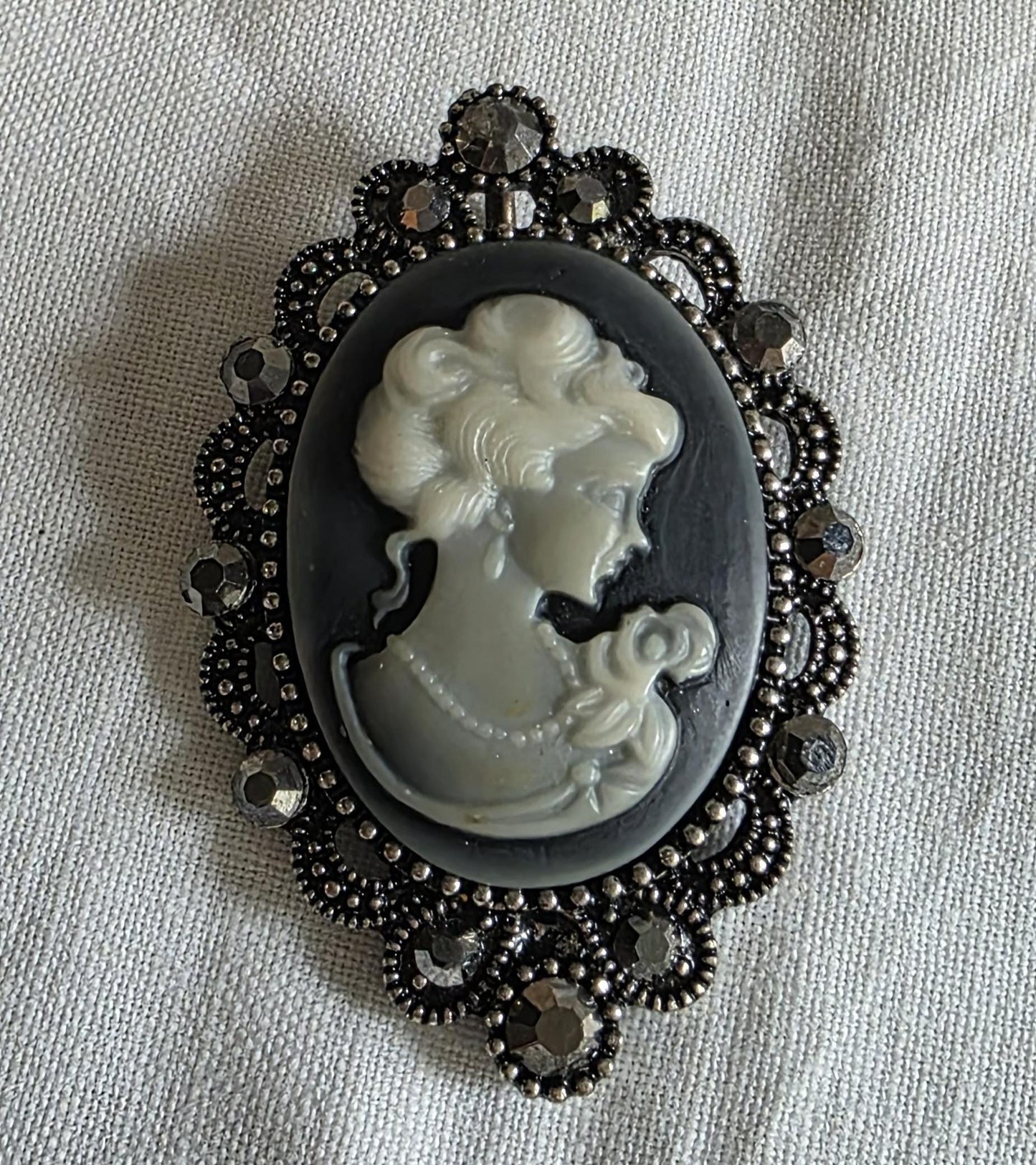 Cameo Noveau Vintage Brooch /Pendant | Victorian Lady Profile | Black & White Resin Cameo Jewelry | Dual Brooch Necklace Gift