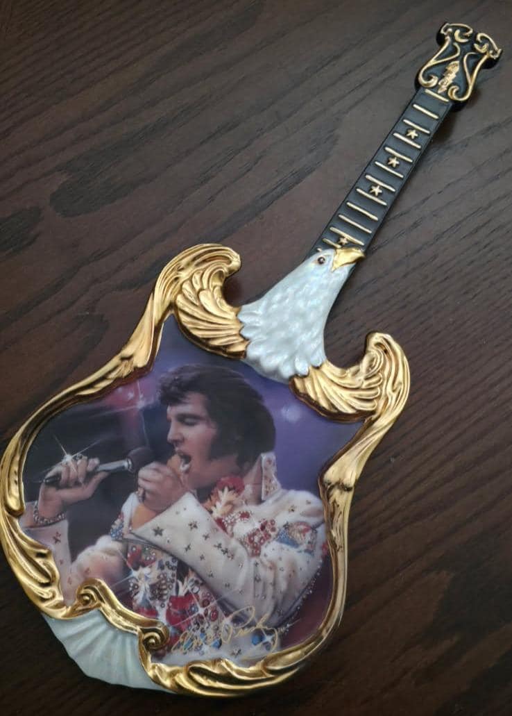 Vintage Elvis Presley Guitar Plate: Bradford Exchange Collector's Memorabilia