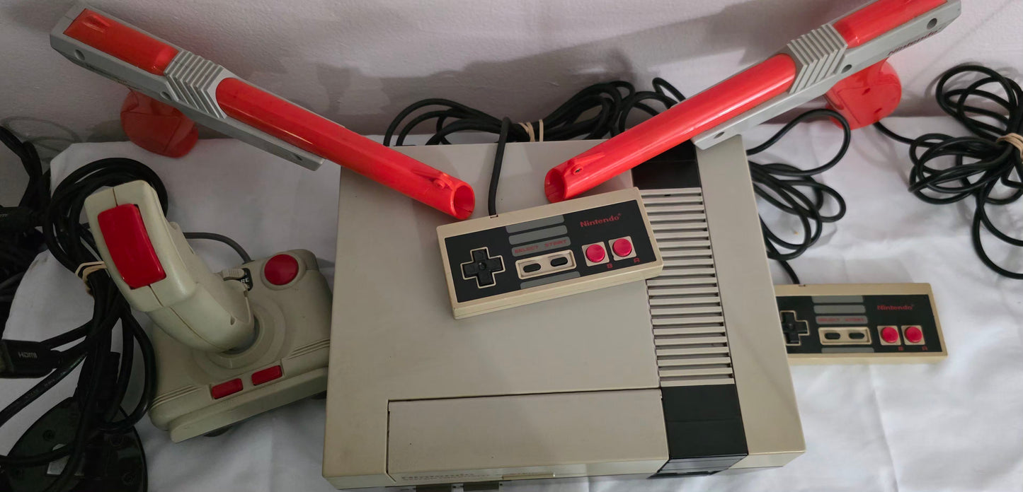 🎮 NES Console HDMI Bundle – Controllers, Zappers, & Games